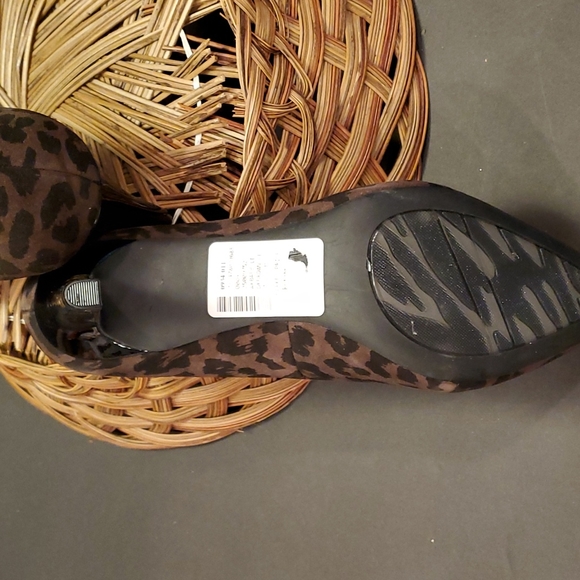 Anne Klein I flex Heels Animal Skin look. SIZE 7.5M - Picture 6 of 9